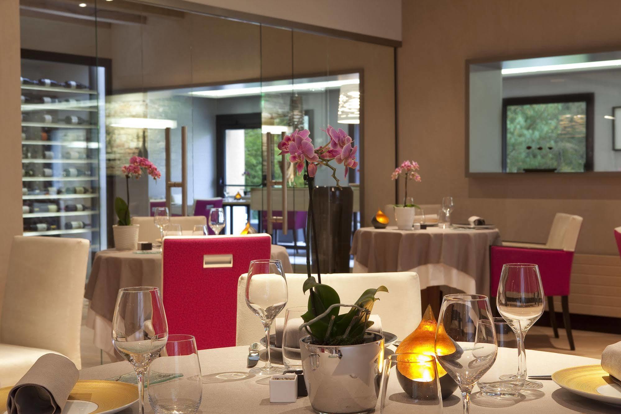 L'Aubiniere Hotel Restaurant & Spa Saint-Ouen-les-Vignes Exterior photo